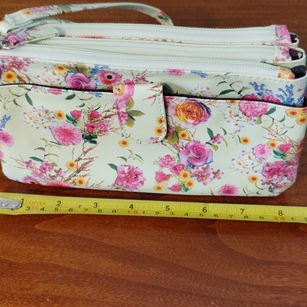 Floral wristlet